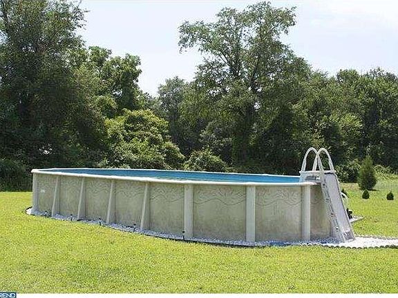 4th image of 20394 Spangler Dr