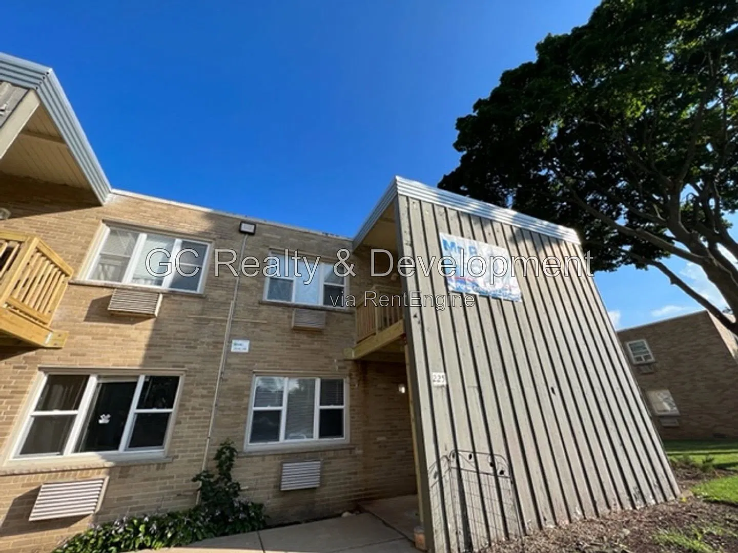 1 bed, 1.0 bath, 807 sqft, $1,450 — Photo 1
