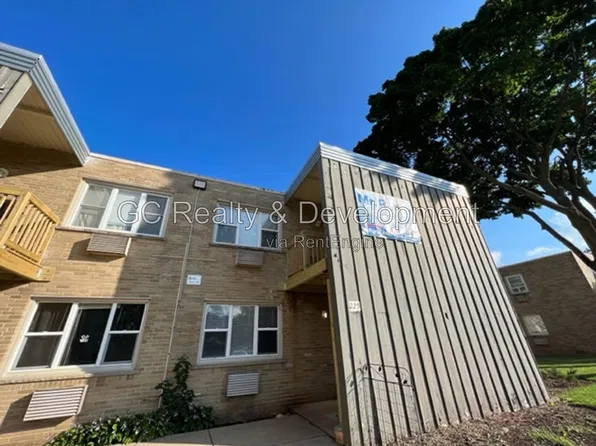 225 Uteg St APT 3, Crystal Lake, IL 60014