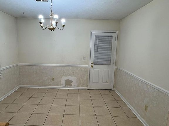 4th image of 114 Mitchell Cir