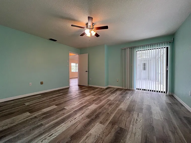 18090 Avonsdale Cir — Photo 15