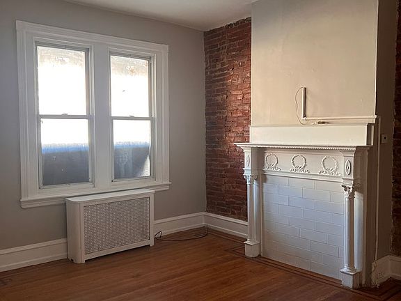 3rd image of 1908 E Cambria St Floor 1