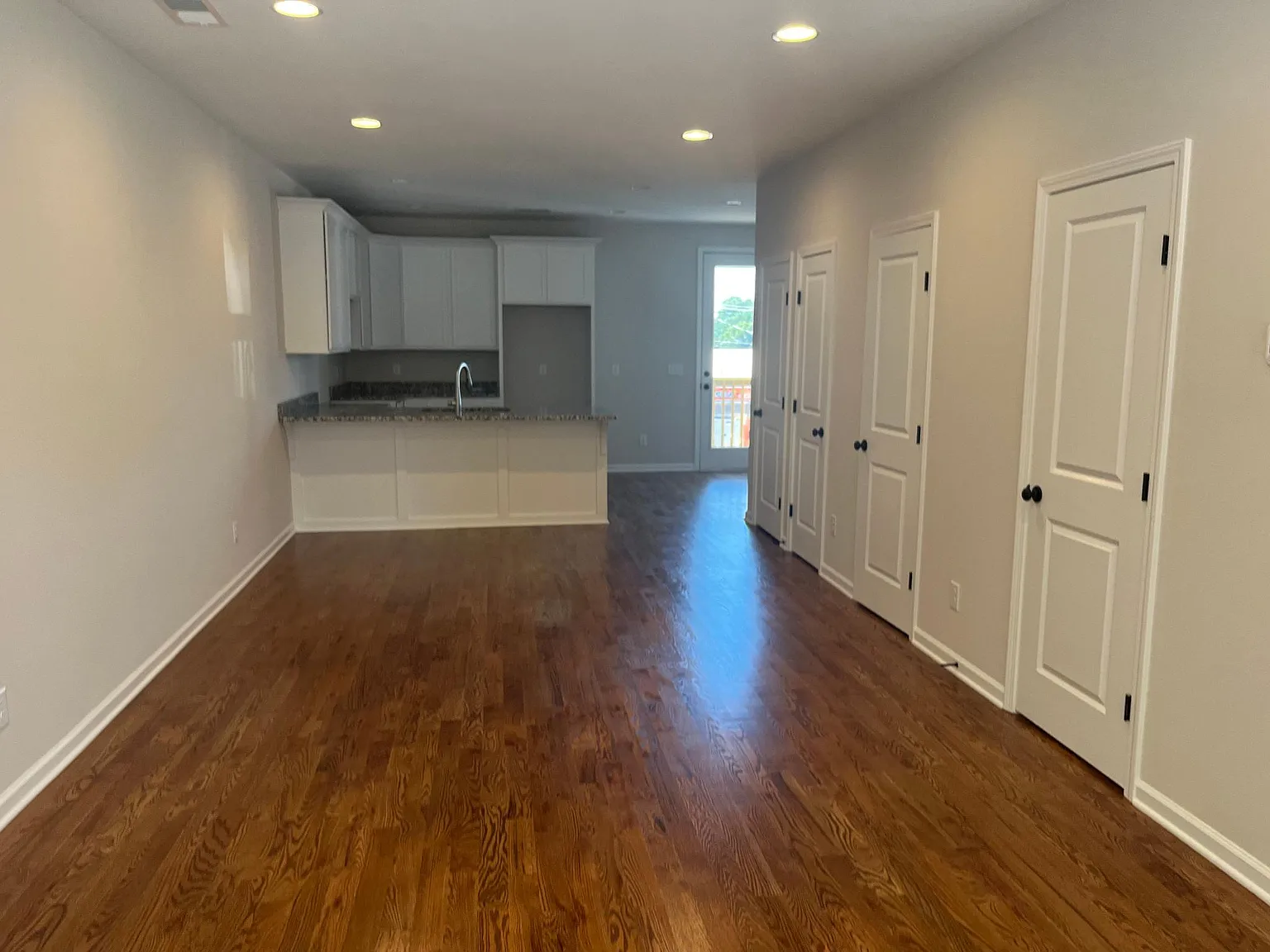 467 Morton Ave — Photo 3
