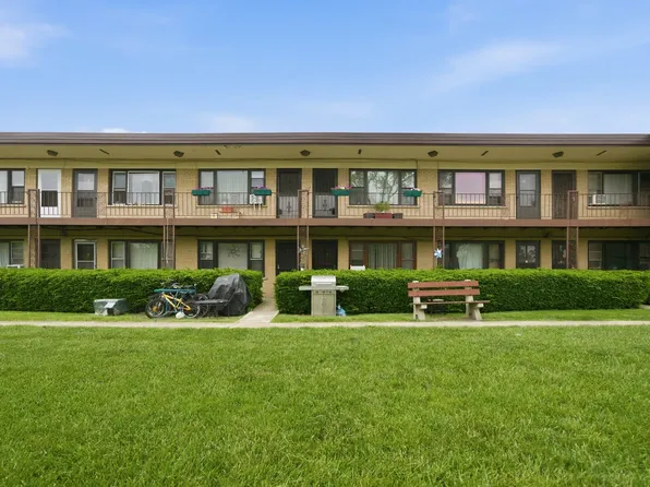 15 King Arthur Ct APT 7, Northlake, IL 60164
