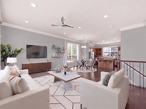 2nd image of 10702 Clearview Villa Pl