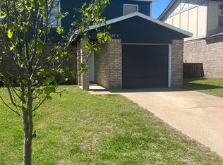 837 NW Summercrest Blvd #B, Burleson, TX 76028