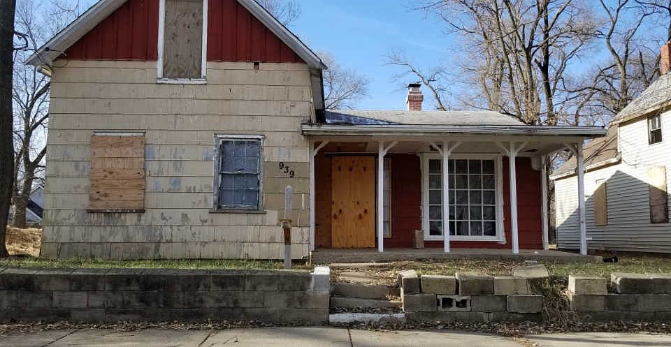 1st image of 939 S Shelley St
