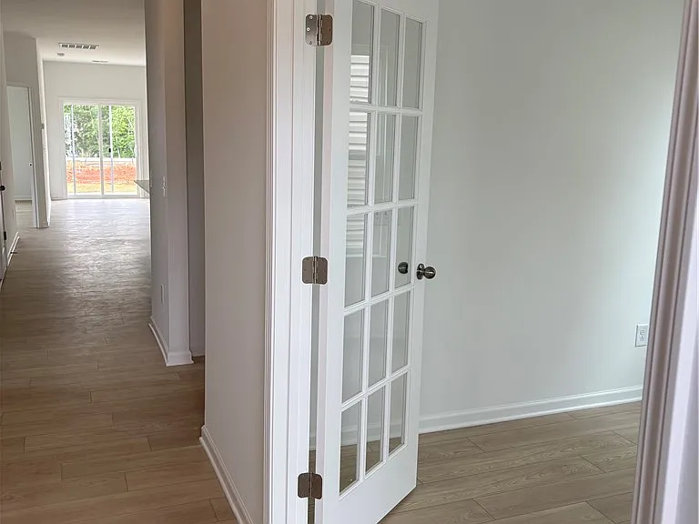 201 McCormick Pl — Photo 2