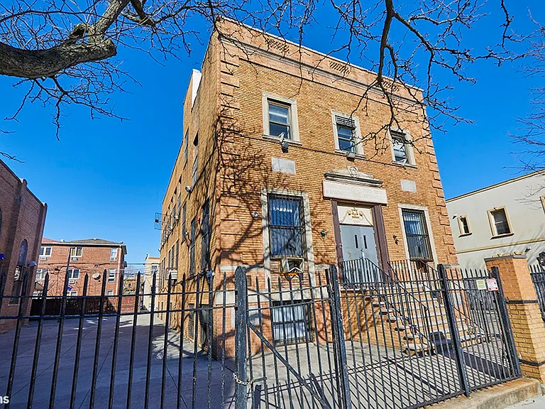 2025 67th St #SCHOOL — Photo 20