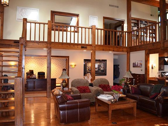 3rd image of 640 Shady Ledge Dr