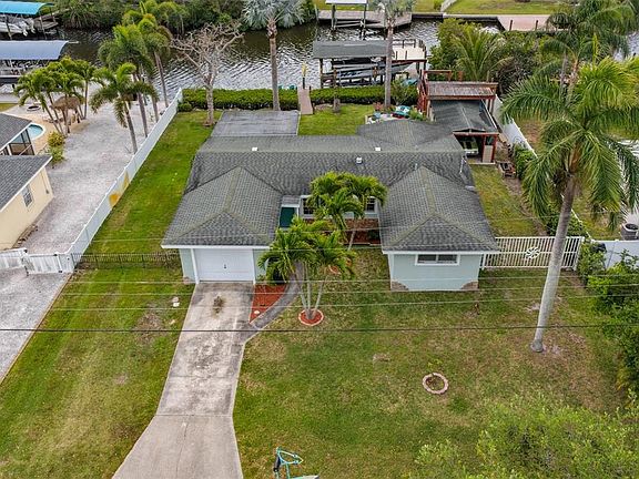 4th image of 6907 9th Ave NW