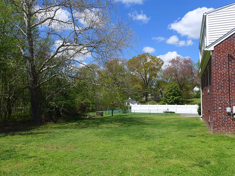 9331 Whiskey Bottom Rd — Photo 22