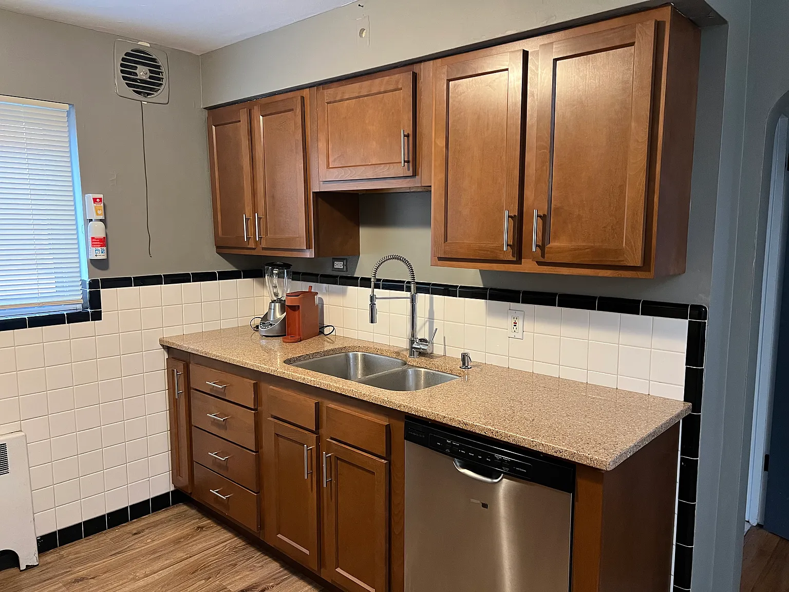 2 bed, $1,250 — Photo 2