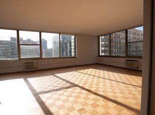 360 W Wellington Ave APT 10B, Chicago, IL 60657