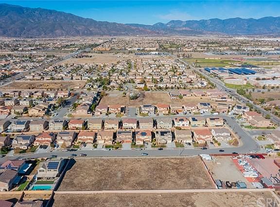 5th image of 7040 Oleander Ave