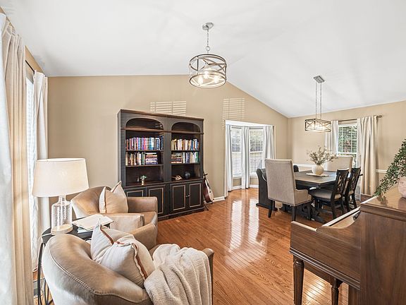 5th image of 2935 Churchill Ln