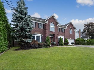 3415 Stratford Rd, Wantagh, NY 11793