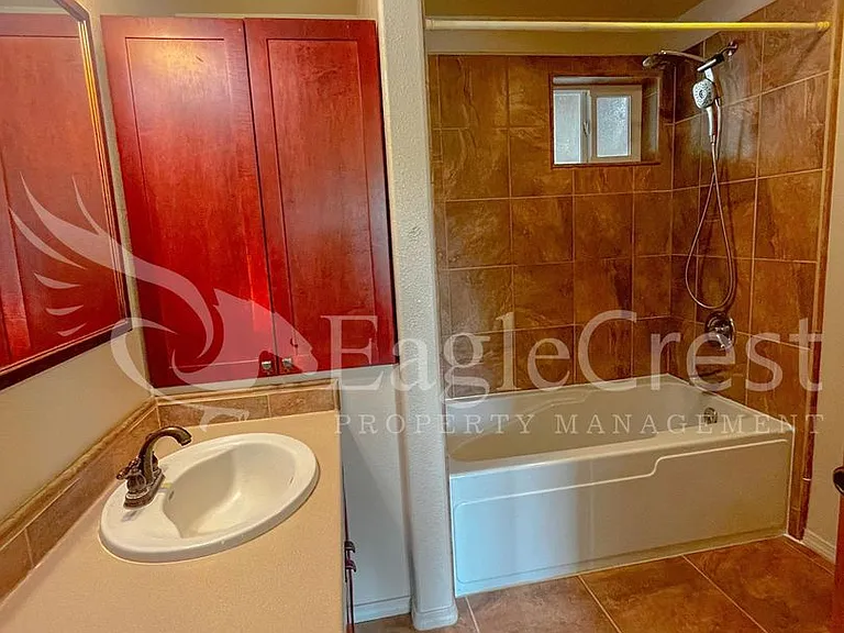 1130 SE Colonial Dr — Photo 11