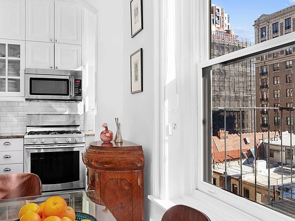 3rd image of 310 W 79th St APT 8ER