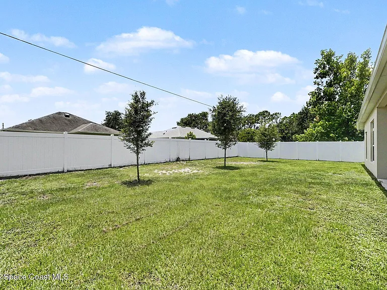 374 Evergreen St NE — Photo 29