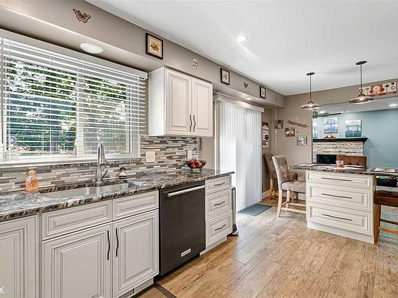 5th image of 40794 Olympia Dr