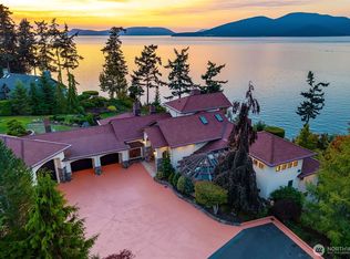 4002 Oakes Avenue, Anacortes, WA 98221