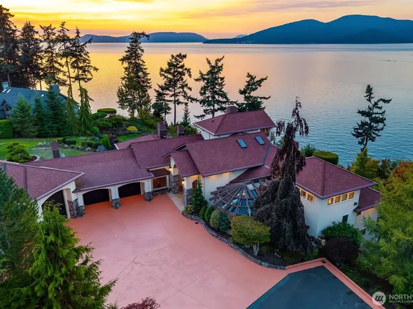 4002 Oakes Avenue, Anacortes, WA 98221