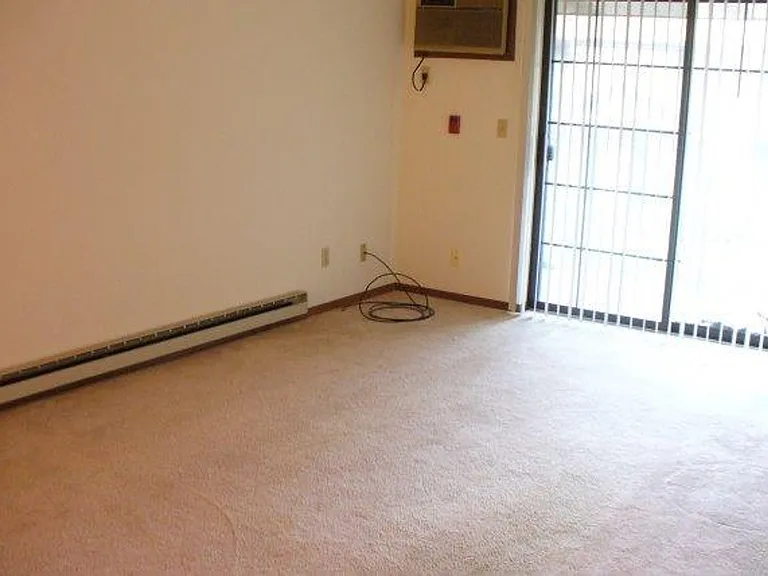 203 Ski Ct #H — Photo 3