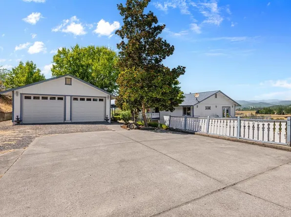 3375 Dodge Rd, White City, OR 97503