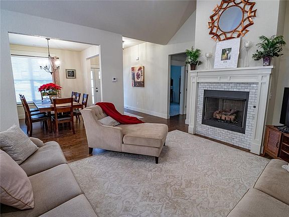 2nd image of 18 Ettington Dr