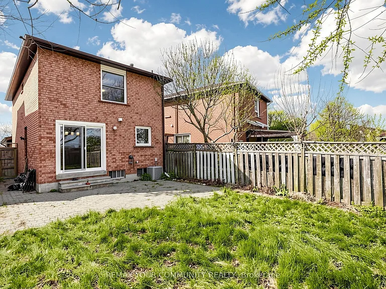 63 Patrice Cres #UPPER — Photo 34