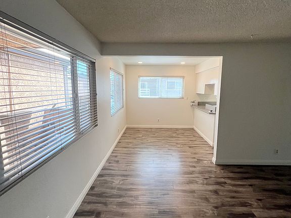 5th image of 16692 Green Ln APT D