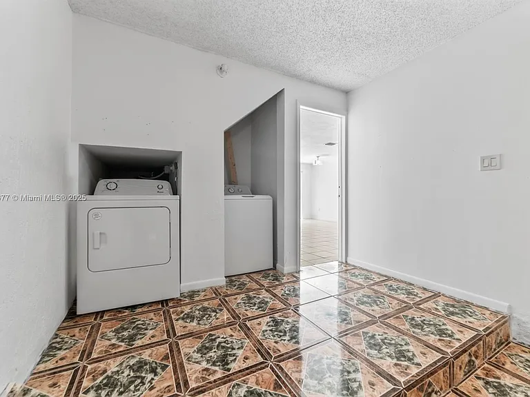 3358 NW 198th Ter — Photo 12