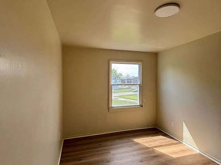 936 S Central Dr — Photo 3