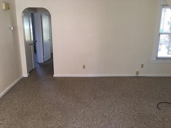 5th image of 5 1/2 Underhill St