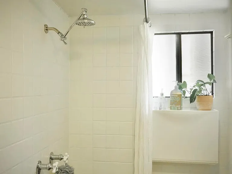 2574 Lime Ave #1/2 — Photo 8