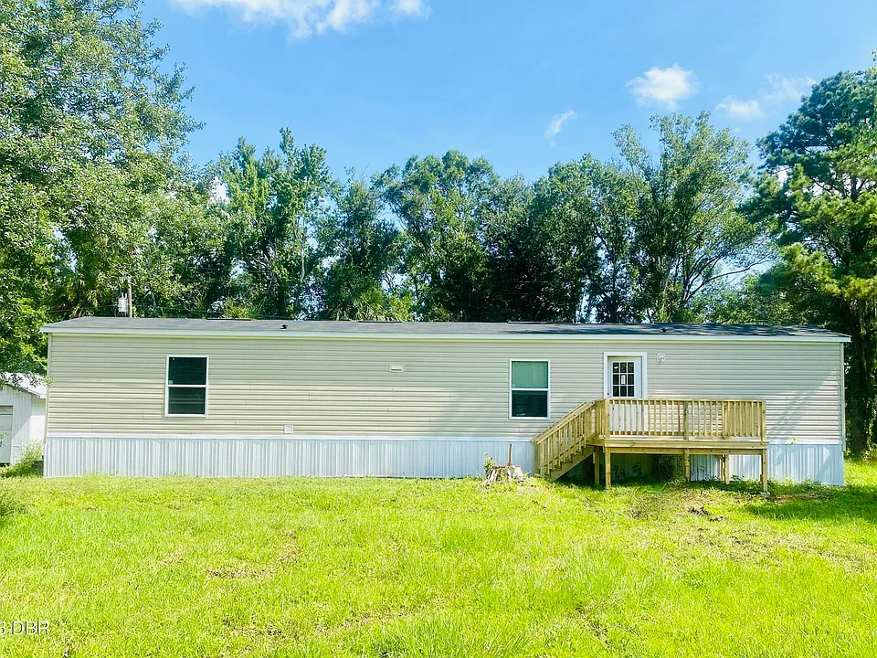 4 Tropic Wind Dr