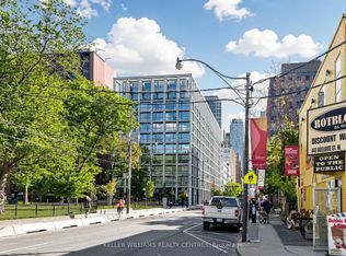 39 Brant St #617, Toronto, ON M5V0M8