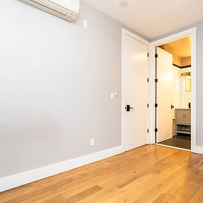 Bedroom, photo 4