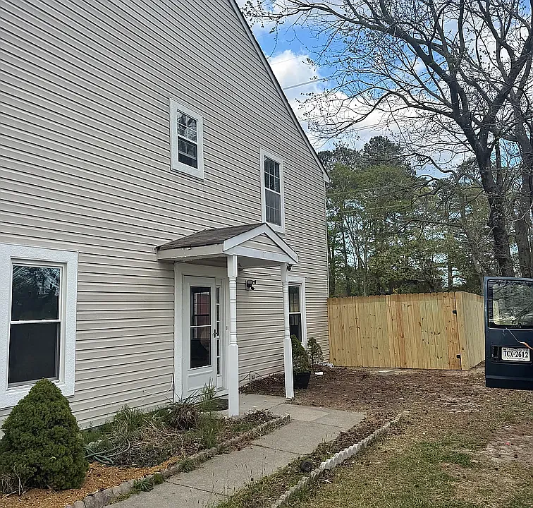 899 Old Clubhouse Rd #2