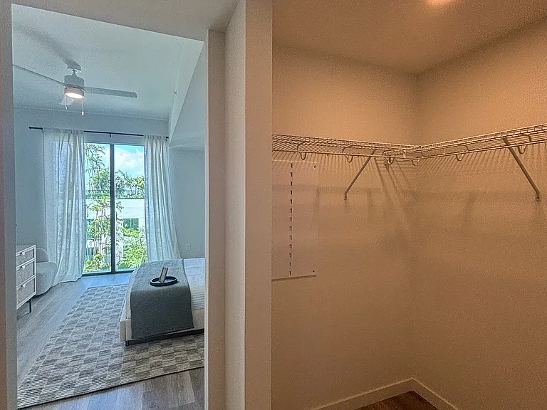 92 NW 29th St #587 — Photo 7