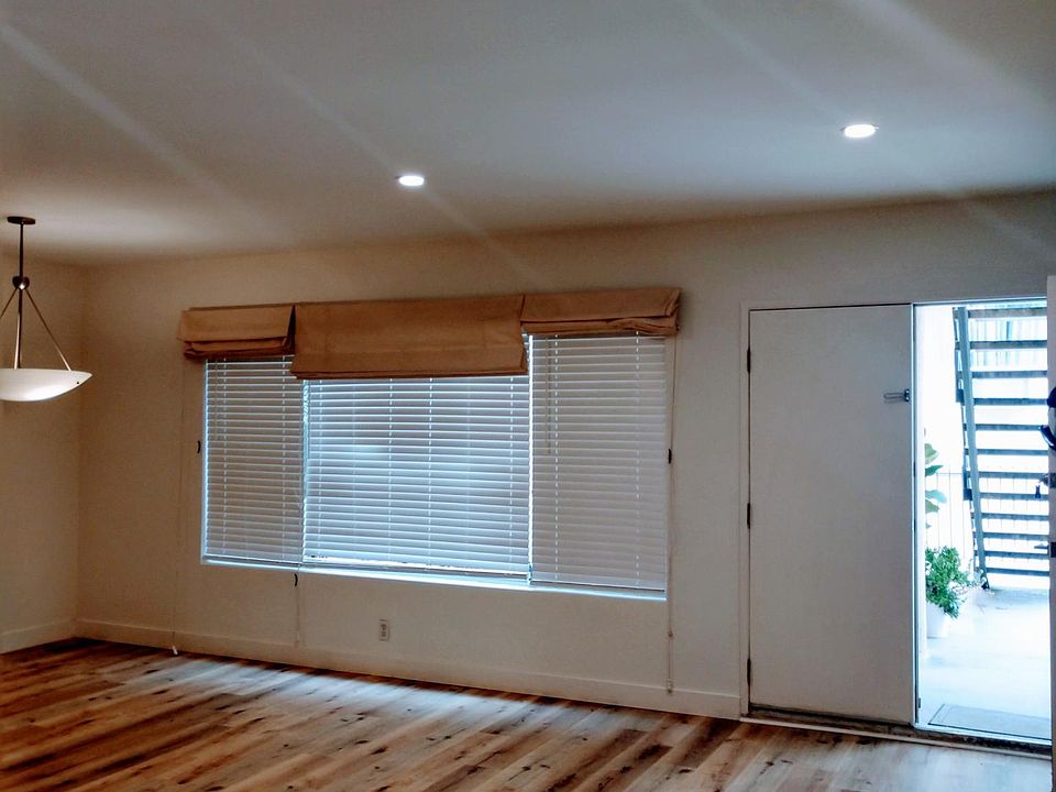 1st image of 812 Westmount Dr APT 10
