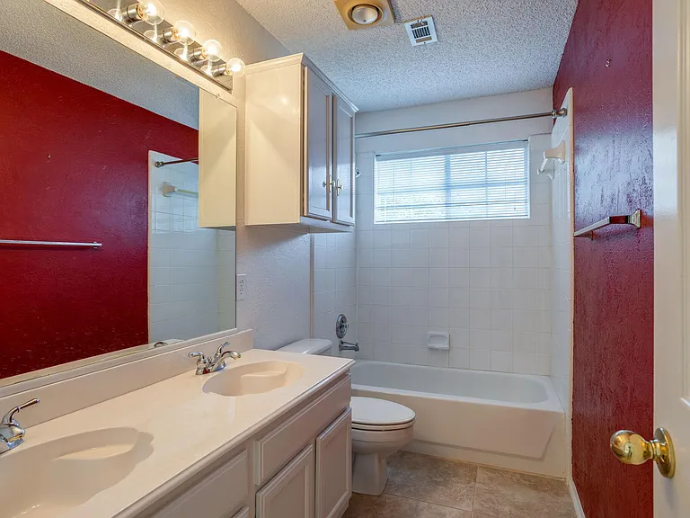 1304 Pagewynne Dr — Photo 32
