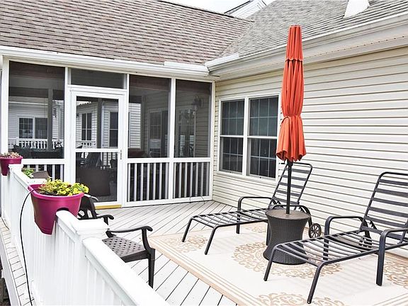 3rd image of 116 Glenmoor Cir