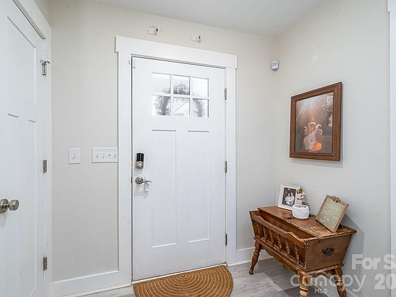 5th image of 823 Limerick Dr #71