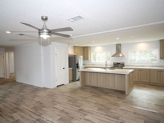 3rd image of 24 Unity Ln