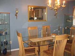 3rd image of 284 Littleton Ave