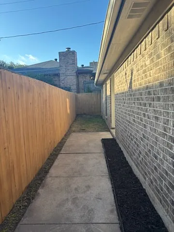 2 bed, 905 sqft, $1,400 — Photo 2