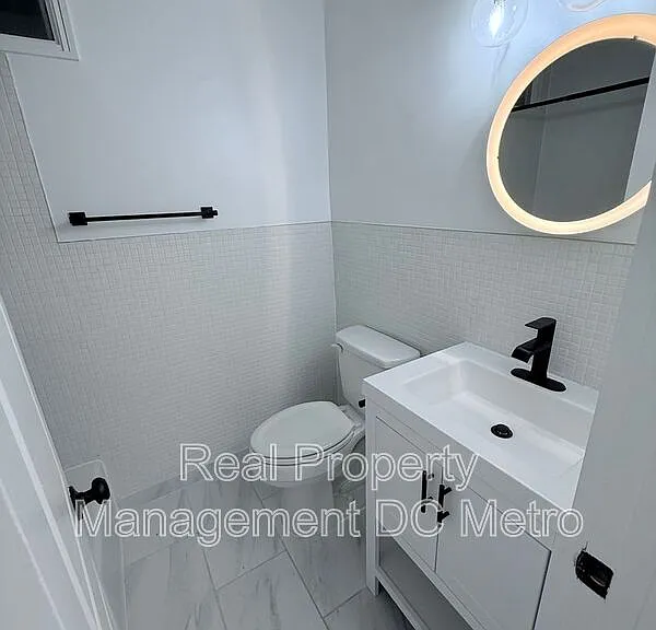 1447 Holbrook St NE — Photo 10