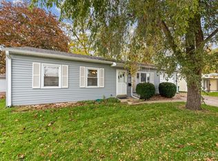 216 Linden Ave, Romeoville, IL 60446